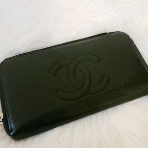 Chanel Caviar Zip Wallet in Black